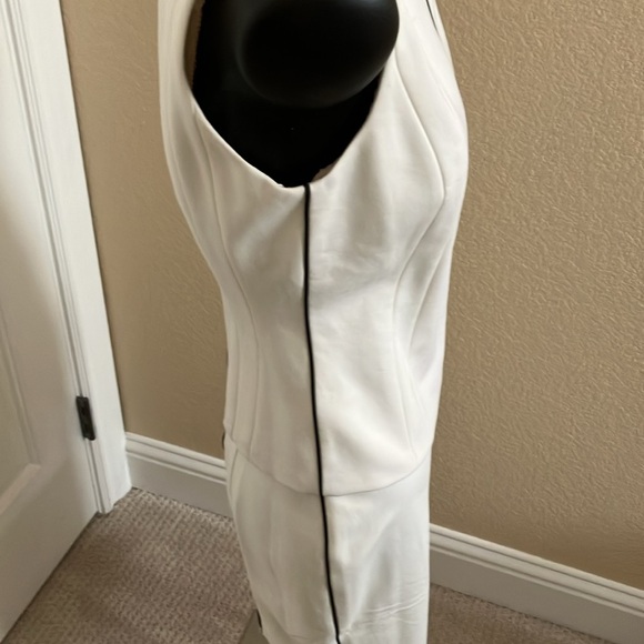 WHBM NWT 2-piece skirt set - Picture 3 of 7